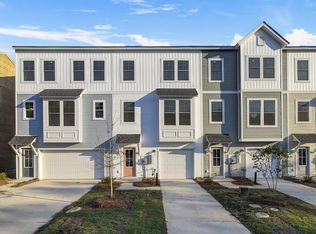 1005 Pettiford Pl, Hanahan, SC 29410