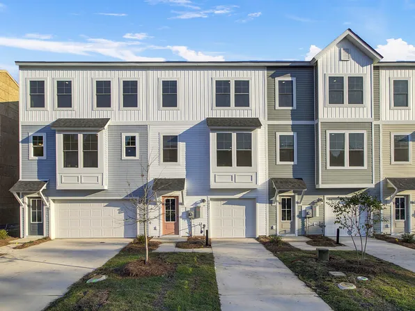 1005 Pettiford Pl, Hanahan, SC 29410