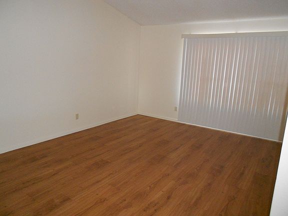 2nd image of 5166 Avenida Del Luna