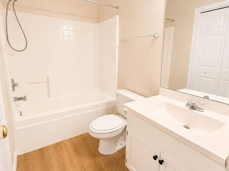 103 Royal Acres Ct — Photo 14
