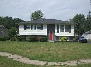 1607 Cobblestone Ct, Chesterton, IN 46304