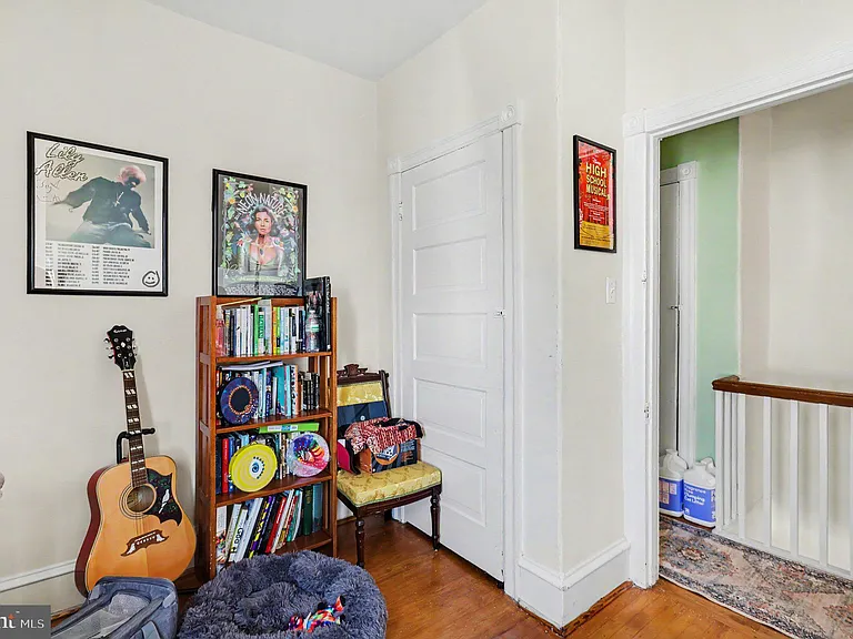 154 W Salaignac St — Photo 20