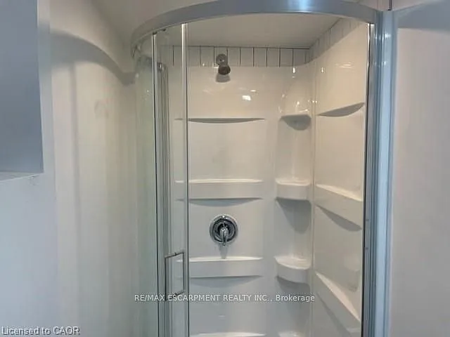 255 E 34th St #LOWER — Photo 8