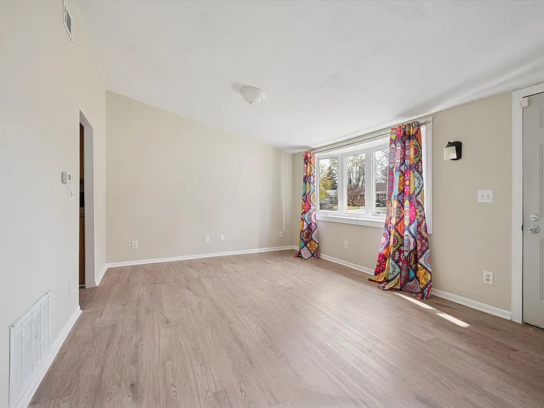 1278 Hugo St — Photo 5