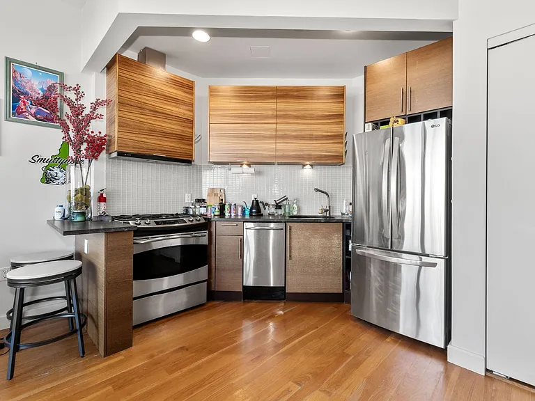 11-24 31st Ave #8B — Photo 7