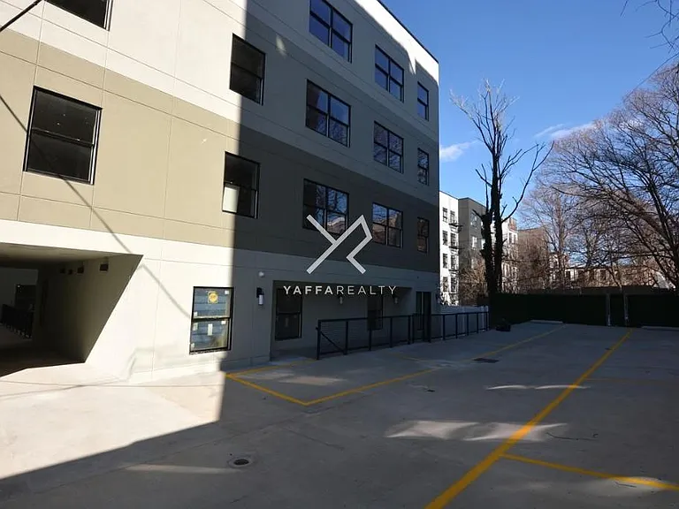 806 Saint Johns Pl #2C — Photo 15