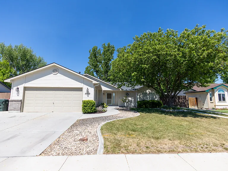 2938 W Elk Stream St — Photo 1