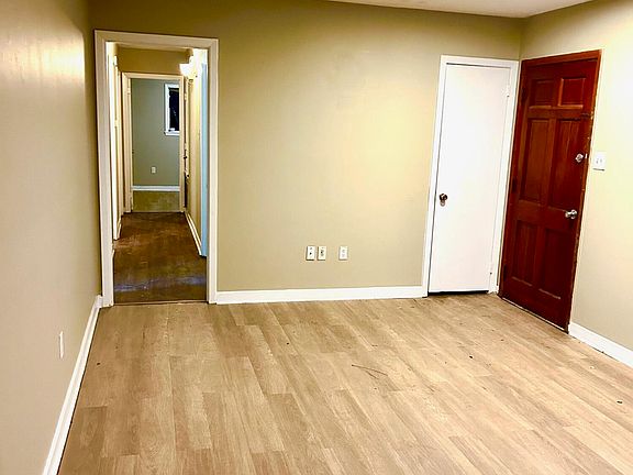 5th image of 3065 Suncrest Dr