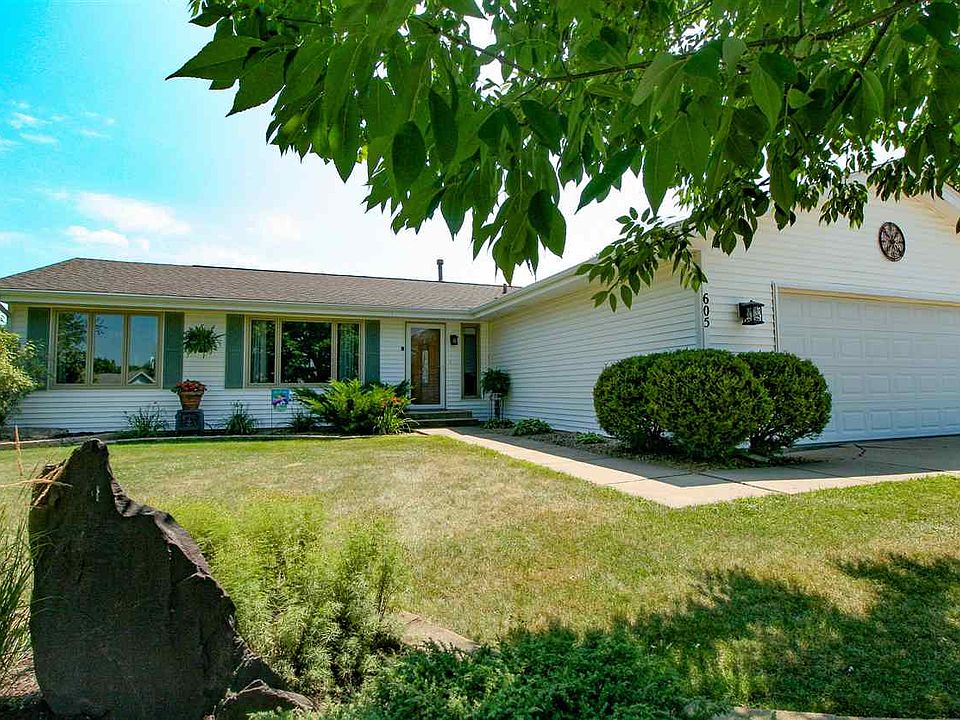 1st image of 605 Meadow Crest Dr