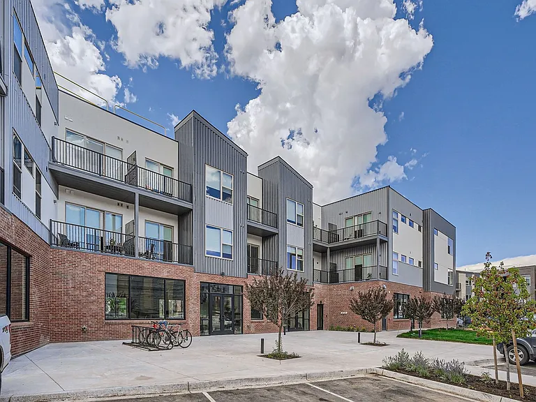 Hayden Place — Photo 1