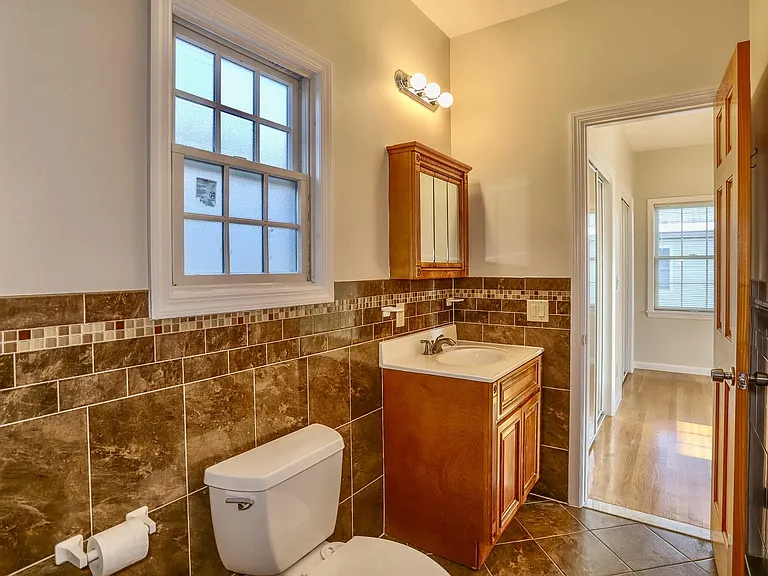 24 Emerson Ave #2 — Photo 17