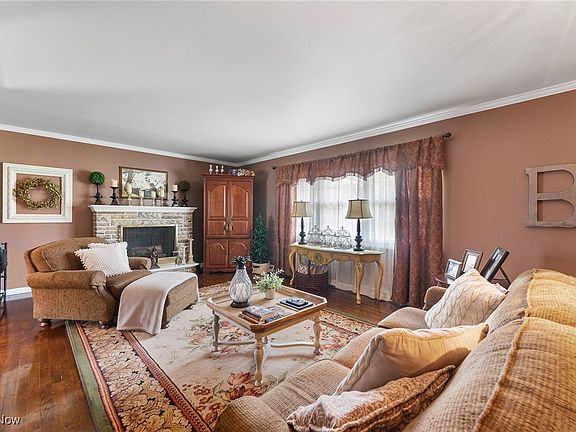 5th image of 6968 Tamarack Dr