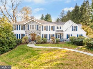 2430 White Horse Rd, Berwyn, PA 19312