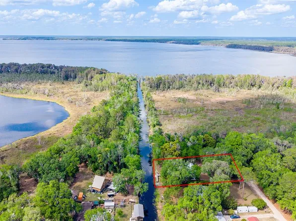 6308 Island Rd, Melrose, FL 32666