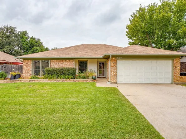 3017 Bluebonnet Ln, Bedford, TX 76021