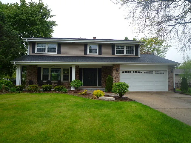 5S680 Buttonwood Ct photo 1