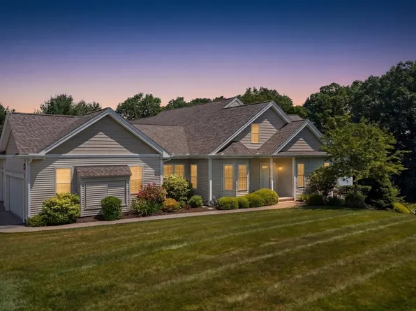 31 Cortland Grove Dr #31, Shrewsbury, MA 01545
