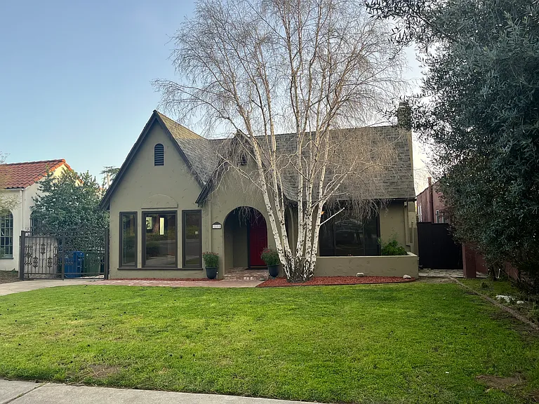 1555 Campus Rd — Photo 15