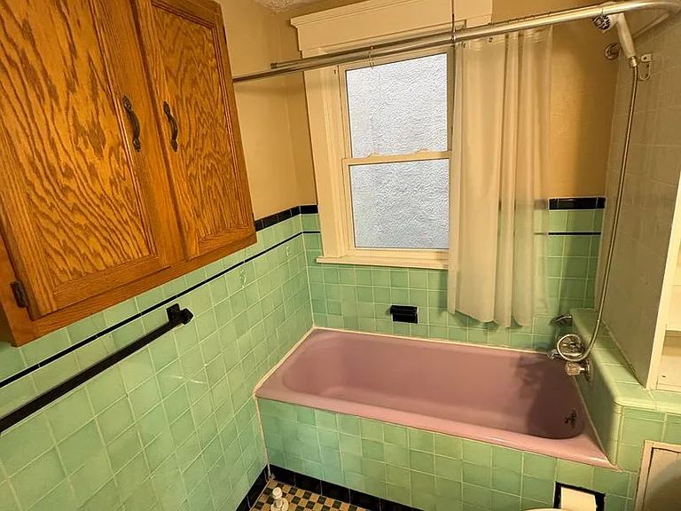 3301 Dewey Ave — Photo 6