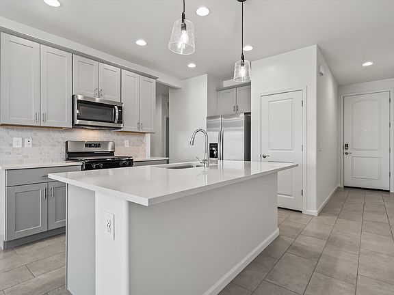 3rd image of 10420 W Granderson St