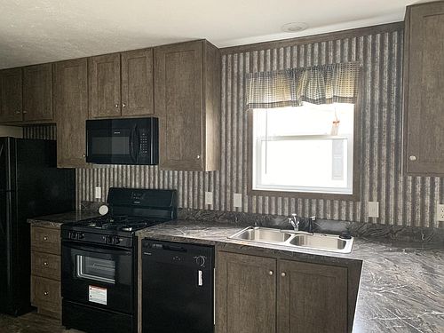 1st image of 13639 Pinewood Dr