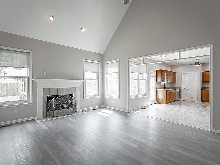 7194 Houser Ridge Ln — Photo 3