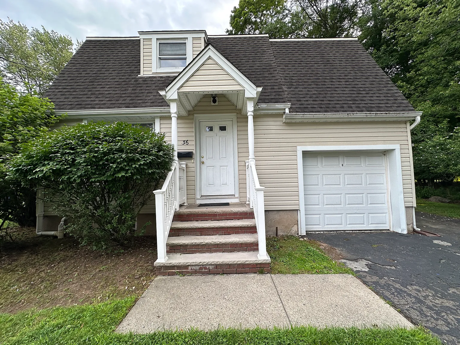 4 bed, 1606 sqft, $5,100 — Photo 1