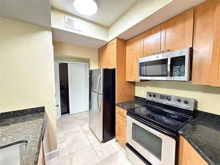 13212 Arbor Isle Dr #201 — Photo 7