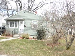 27 Bicknell Ave, Cranston, RI 02920