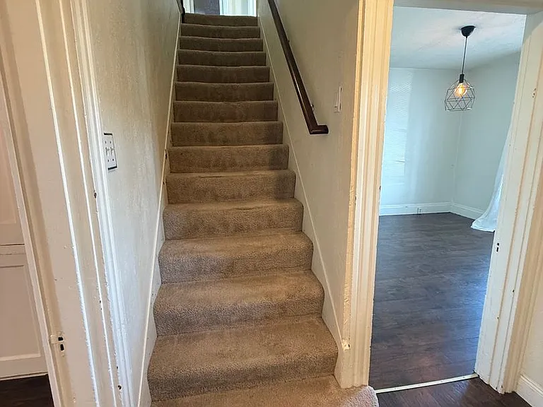 131 W Pike St — Photo 3