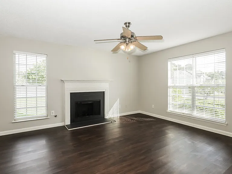 504 Wyntuck Dr — Photo 4