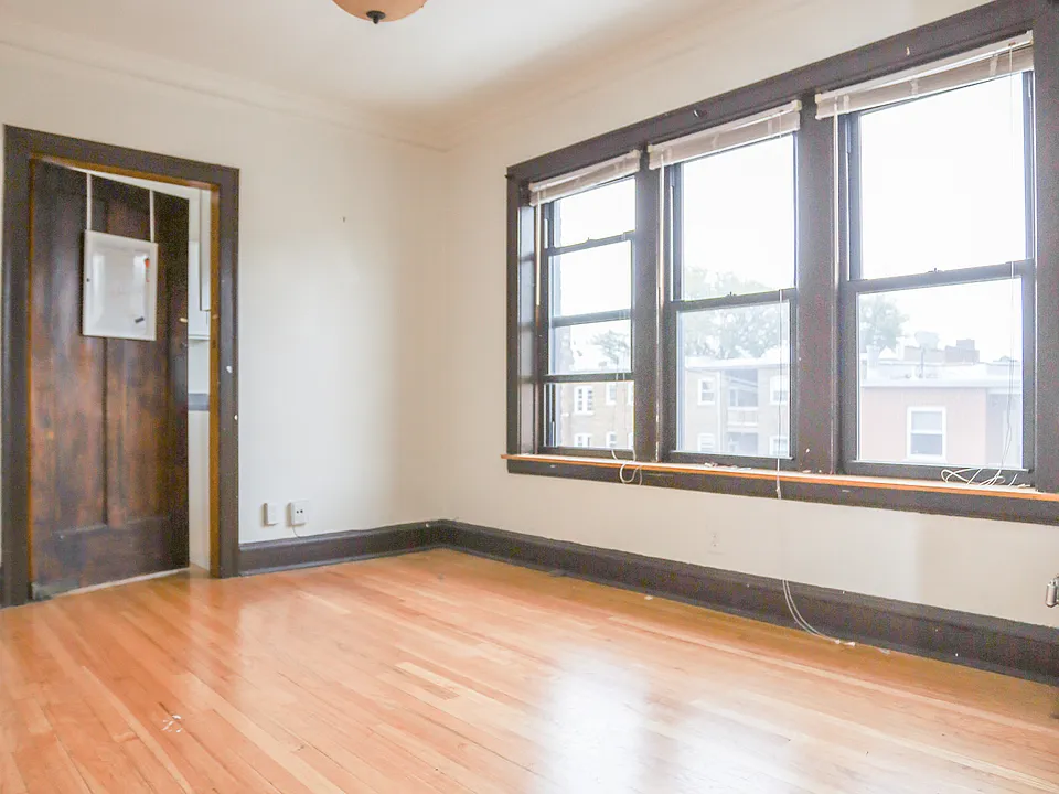 2409 W Lunt Ave #3G