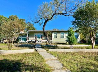 1041 Ivy Ln, Terrell Hills, TX 78209