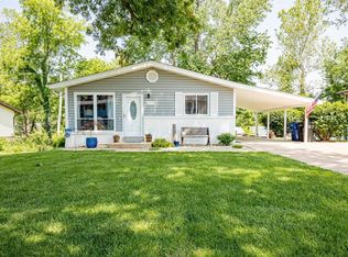 135 W Marseille Dr, Saint Louis, MO