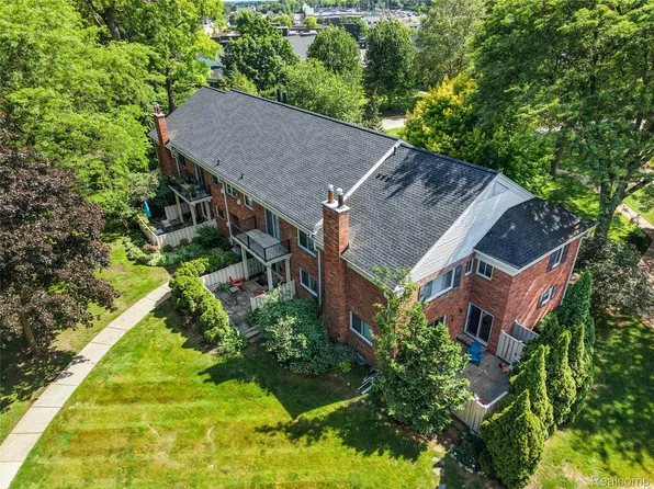 1250 Trailwood Path, Bloomfield Hills, MI 48301