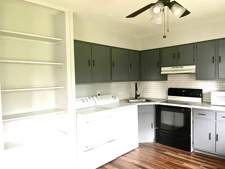 4005 Cleveland Rd E — Photo 8