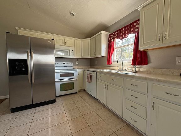 4th image of 468 Martingale Drive