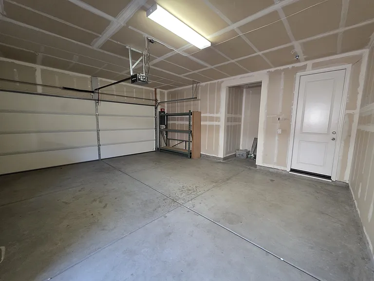 1402 Skibbereen Way — Photo 21