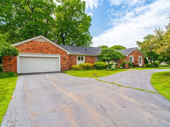 1899 Ledbury Dr, Bloomfield Hills, MI 48304
