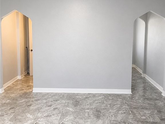 5th image of 906 Broadway Ave