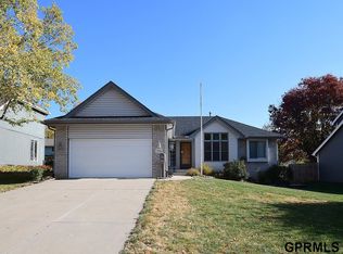 1916 Liberty Ln, Papillion, NE 68133
