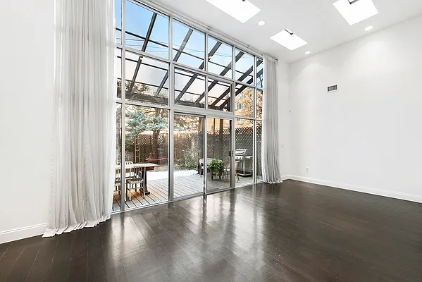 Rented by Halstead Real Estate | media 21