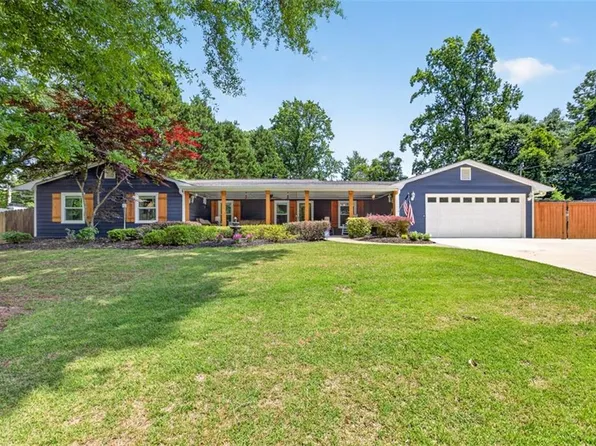 3756 Southgate Dr SW, Lilburn, GA 30047