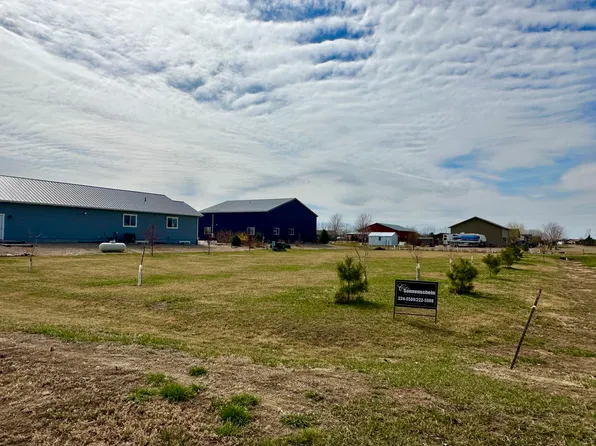 219 Shoreline St, Pierre, SD 57501