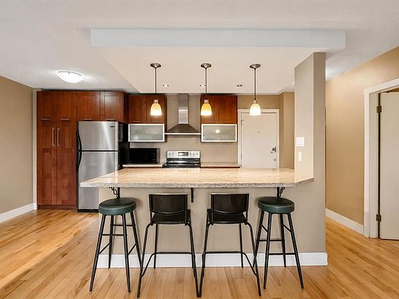 2nd image of 1027 N Cameron Ave SW #408