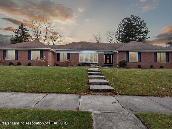 2nd image of 1610 N Stanlake Dr