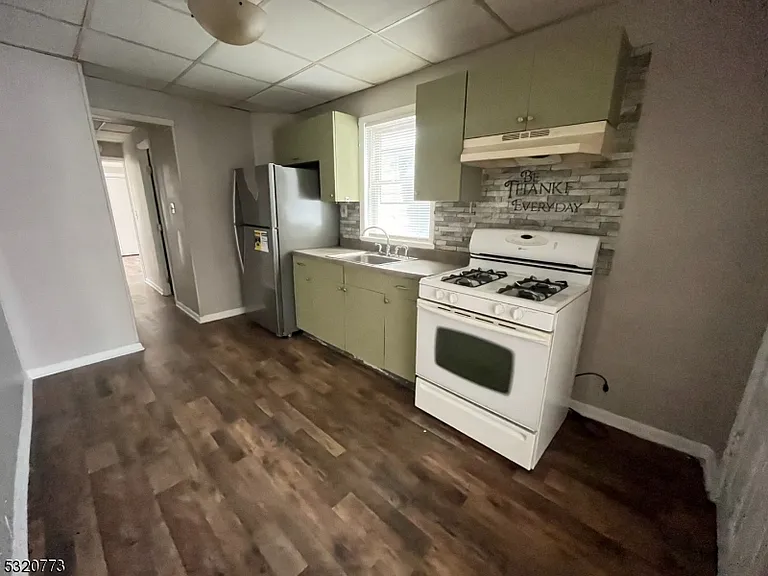 51 Glen Ave #53 — Photo 6