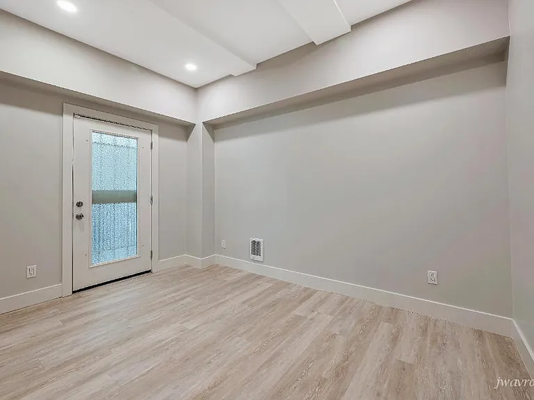 1801 Beach St #D — Photo 11