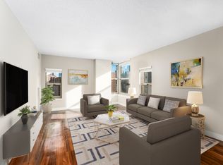 100 West Chestnut, Chicago, IL 60610