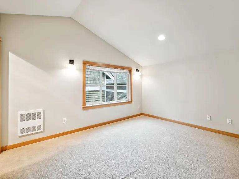 825 NE 67th St #A — Photo 24